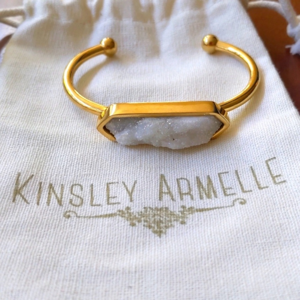 Kinsley Armelle Quartz Crystal Stone Bracelet